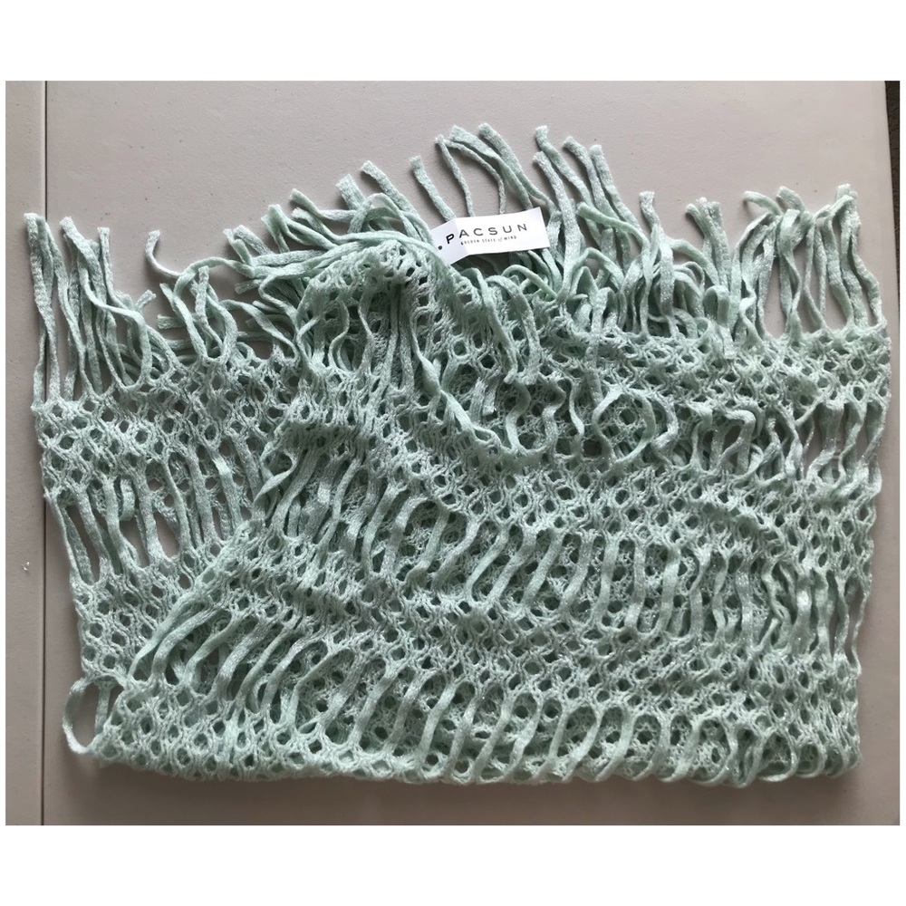 PacSun // NWT Women’s Shimmery Infinity Scarf